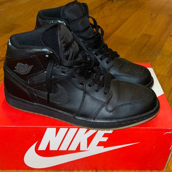 Nike Other - Air Jordan 1 Retro 'Gum Bottom